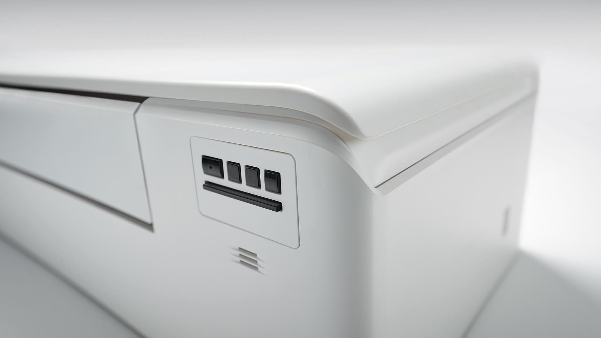 Matinio kristalo baltumo Daikin NORDIC Stylish FTXTA30CW korpuso kampas su ekranu