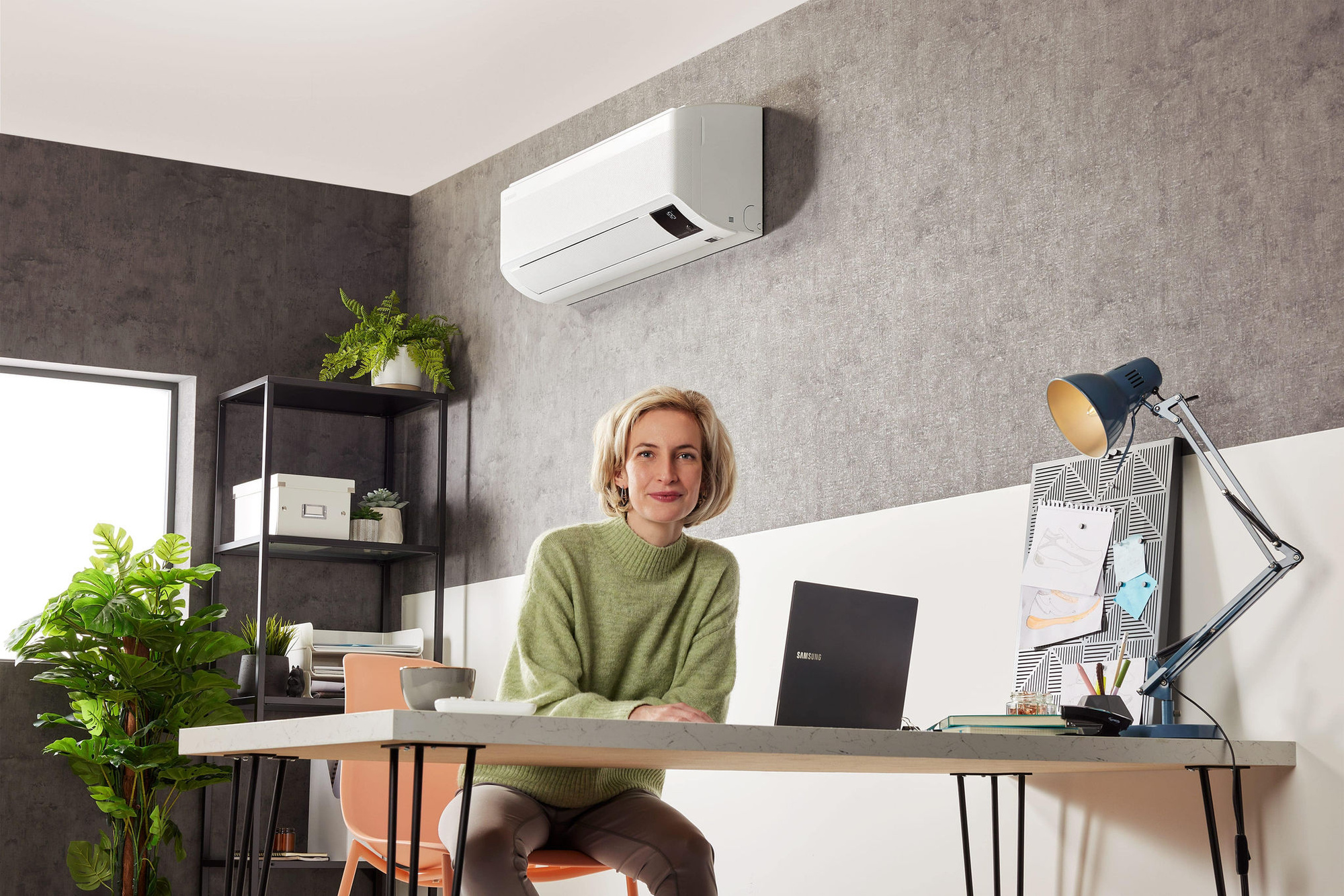 Samsung WindFree vidinis blokas namų darbo kambaryje – taupus Samsung FJM AJ040TXJ2KG multi-split sistemos darbas