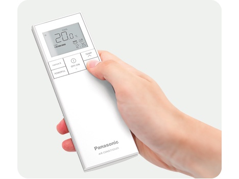 Panasonic TZ CS-TZ25CKEW ergonomiškas pultelis su foniniu apšvietimu rankoje
